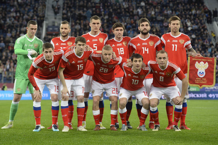 Russlands Startaufstellung gegen Spanien am 14.November 2017. / AFP PHOTO / Olga MALTSEVA