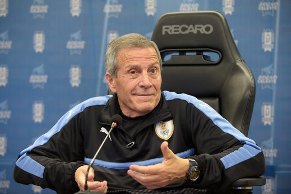Oscar Washington Tabarez. Der 70-jährige Trainer Uruguays ist der älteste Coach der WM. Copyright: AFP.