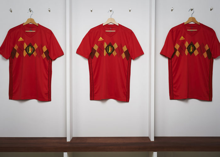 Die neuen adidas Wm Trikots von Belgien in rot.