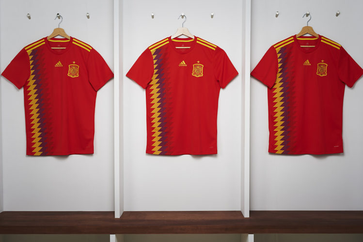 Das neue Spanien Trikot zur Fußball-Weltmeisterschaft 2018 von adidas. (Foto presse adidas)