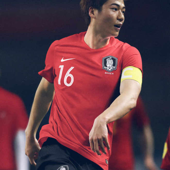 Photomontage des neuen Südkorea Trikots in Aktion.