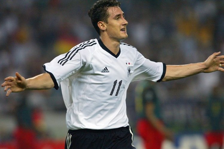 Stürmer Miroslav Klose feiert sein Tor im Halbfinale gegen Südkorea. AFP PHOTO PEDRO UGARTE